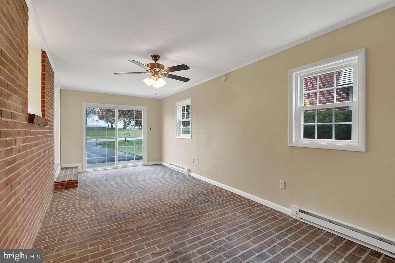 5762 York Road Spring Grove, PA 17362 - Photo 12 of 23