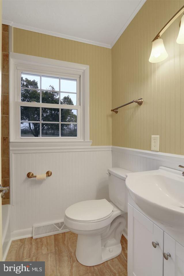 5762 York Road Spring Grove, PA 17362 - Photo 19 of 23