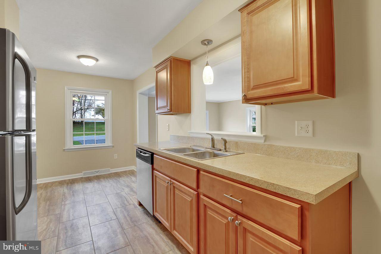 5762 York Road Spring Grove, PA 17362 - Photo 9 of 23