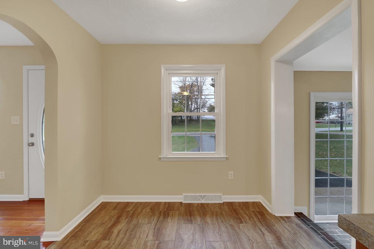 5762 York Road Spring Grove, PA 17362 - Photo 10 of 23