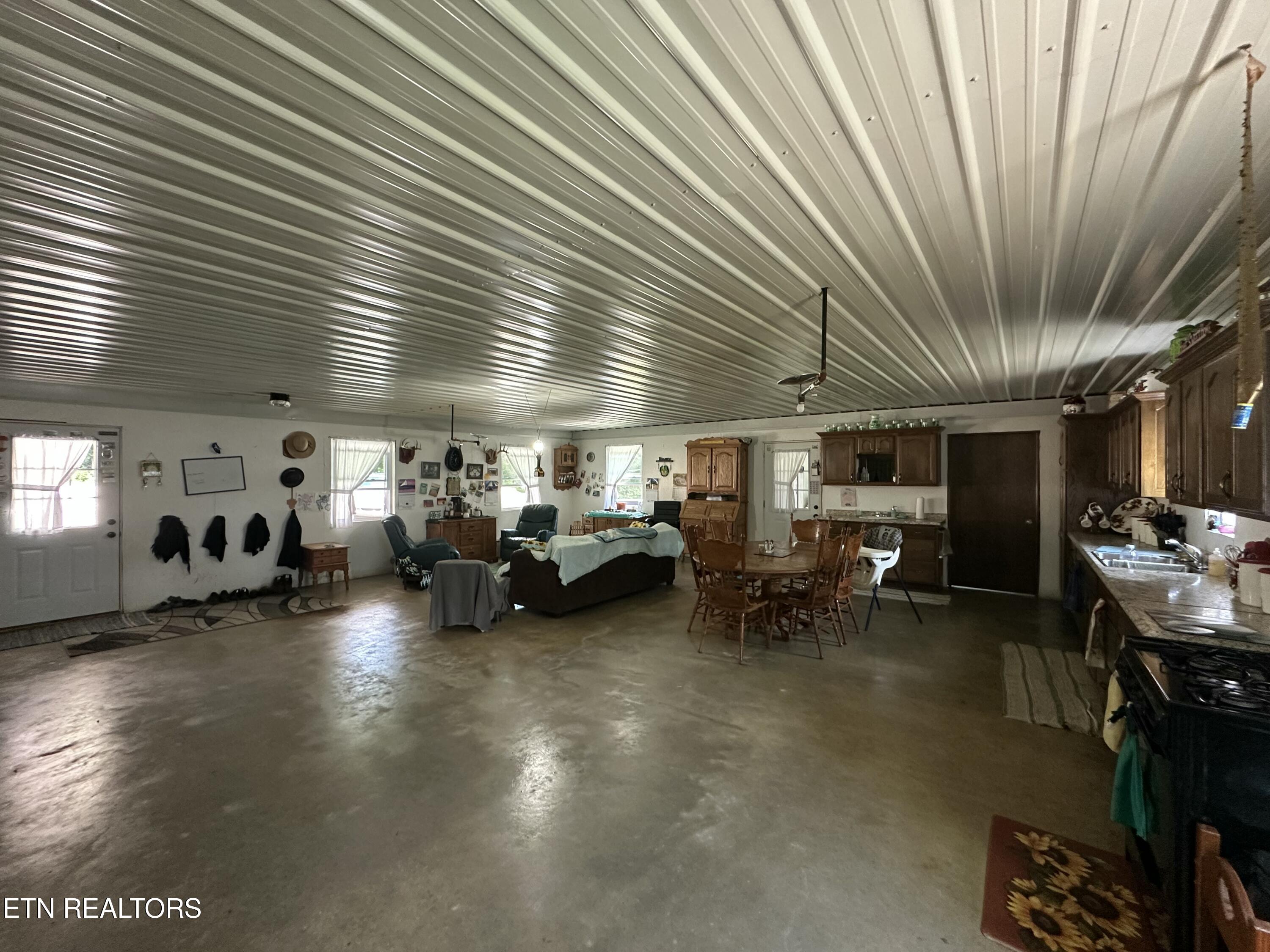 1561 Coon Hollow Road Deer Lodge, TN 37726 - Photo 17 of 48 IMG_2135