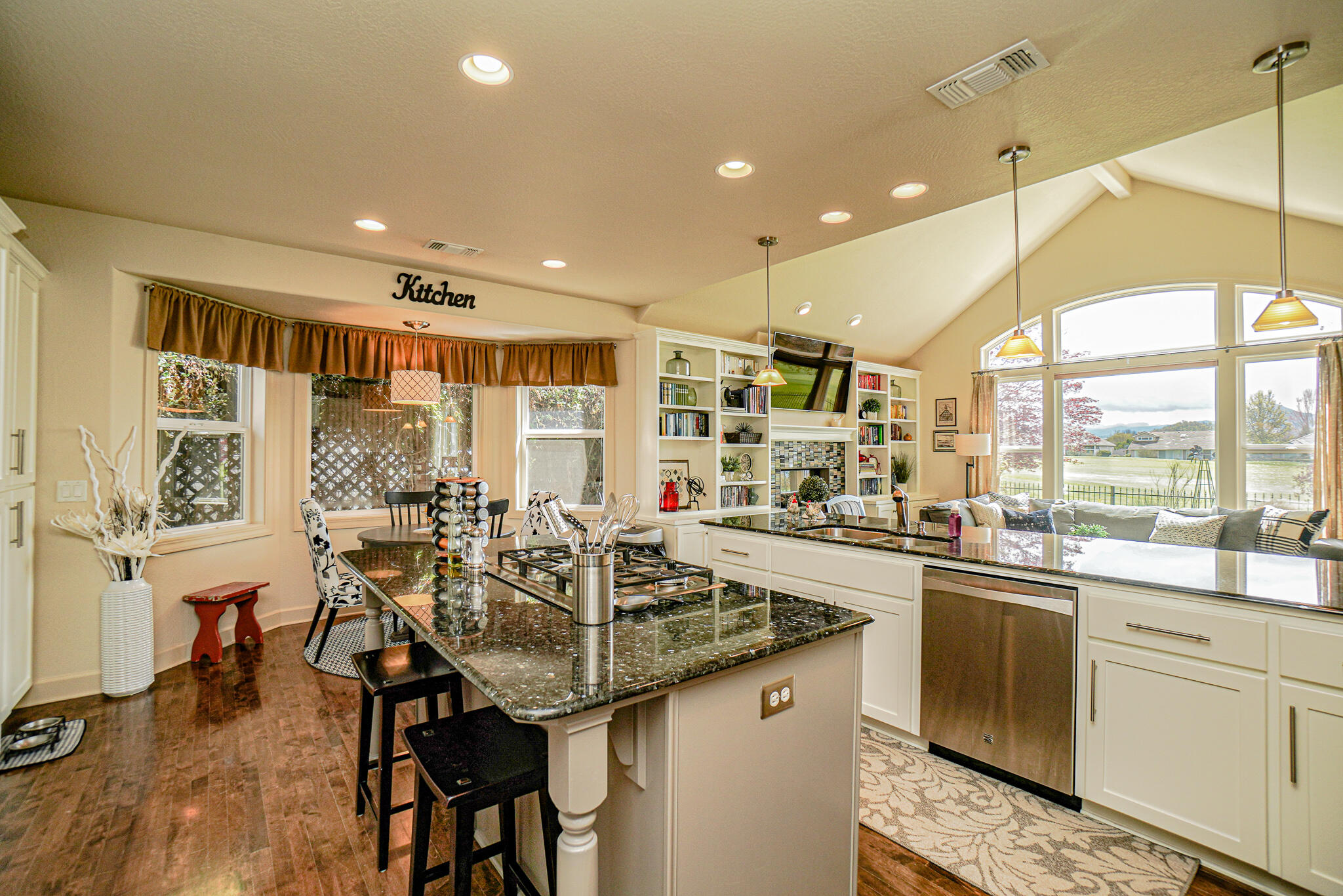 878 St Andrews Way Eagle Point, OR 97524 - Photo 38 of 55 DSC08305