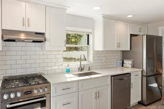 $2,950 | 13 Tildean Lane, Bayville, NY 11709