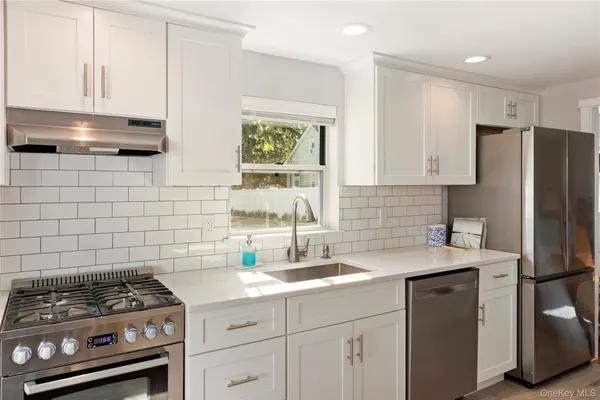 $2,950 | 13 Tildean Lane, Bayville, NY 11709