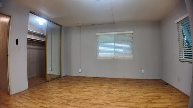 a view of empty room with window