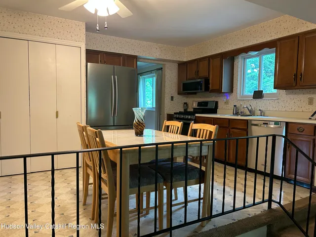 $549,900 | 48 Kensington Drive, Hopewell Junction, NY 12533