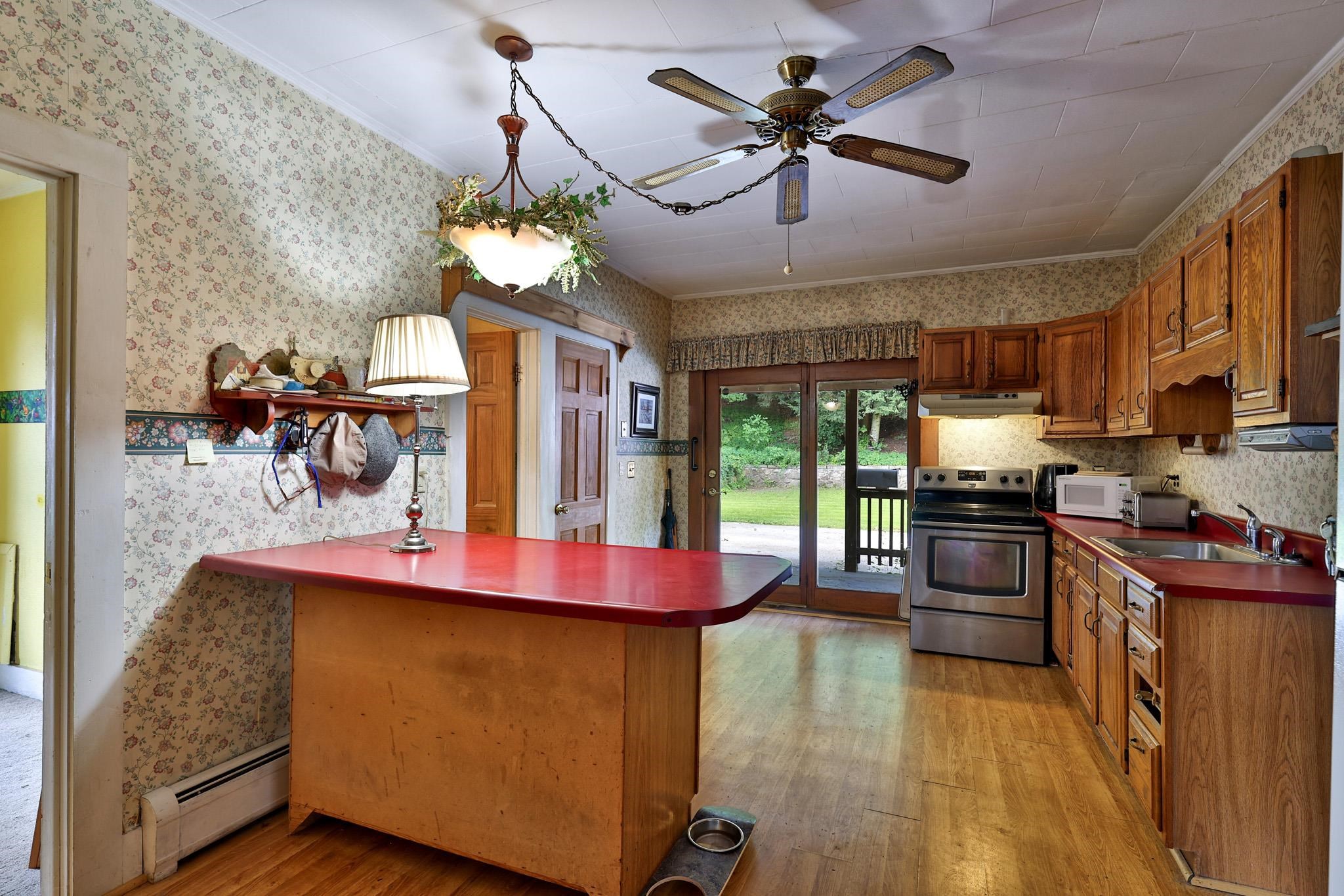 55 Pierpoint Avenue Rutland, VT 05701 - Photo 7 of 27 Gallery Image 7