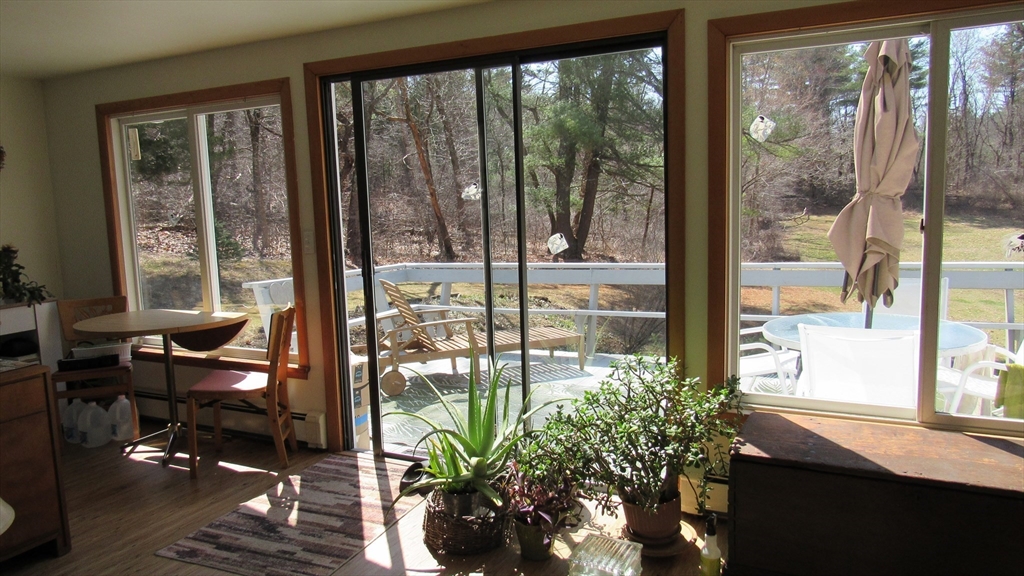 288 Linebrook Road Ipswich, MA 01938 - Photo 19 of 26 a living room filled with furniture