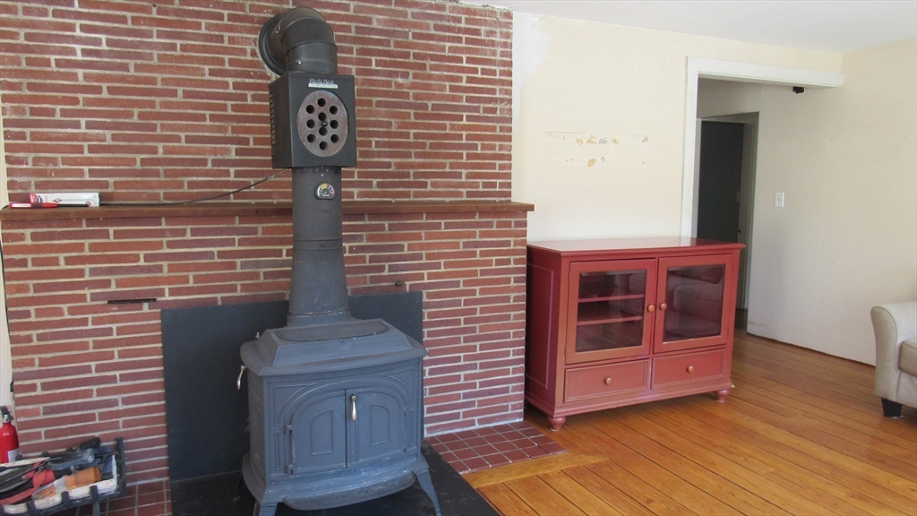 288 Linebrook Road Ipswich, MA 01938 - Photo 4 of 26 a view of wooden door