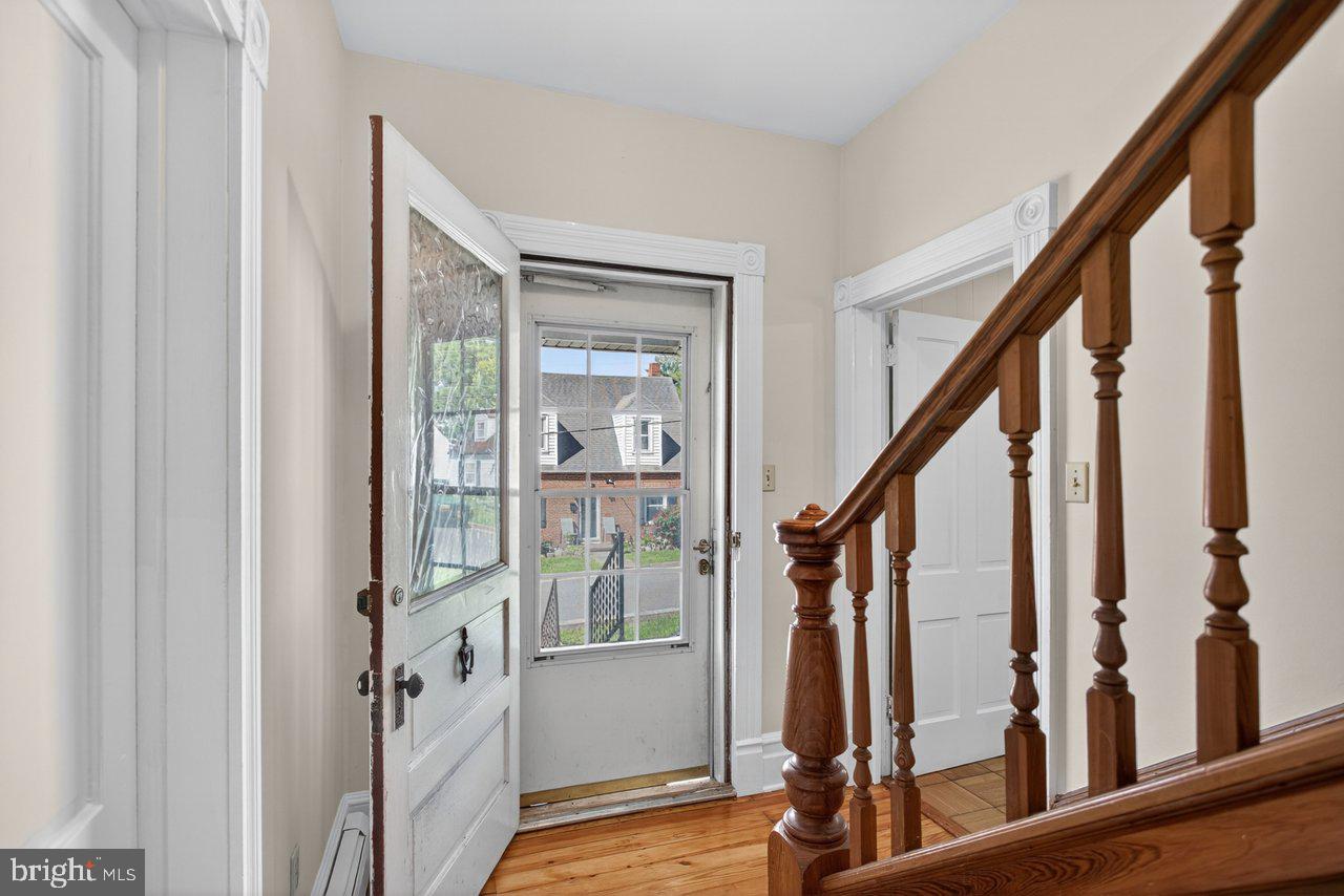 420 West Spring Street Woodstock, VA 22664 - Photo 5 of 67