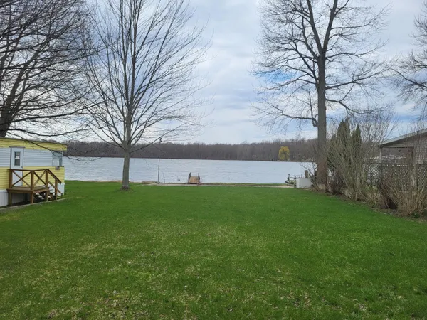 $150,000 | 10 East Peterson Drive, Gobles, MI 49055