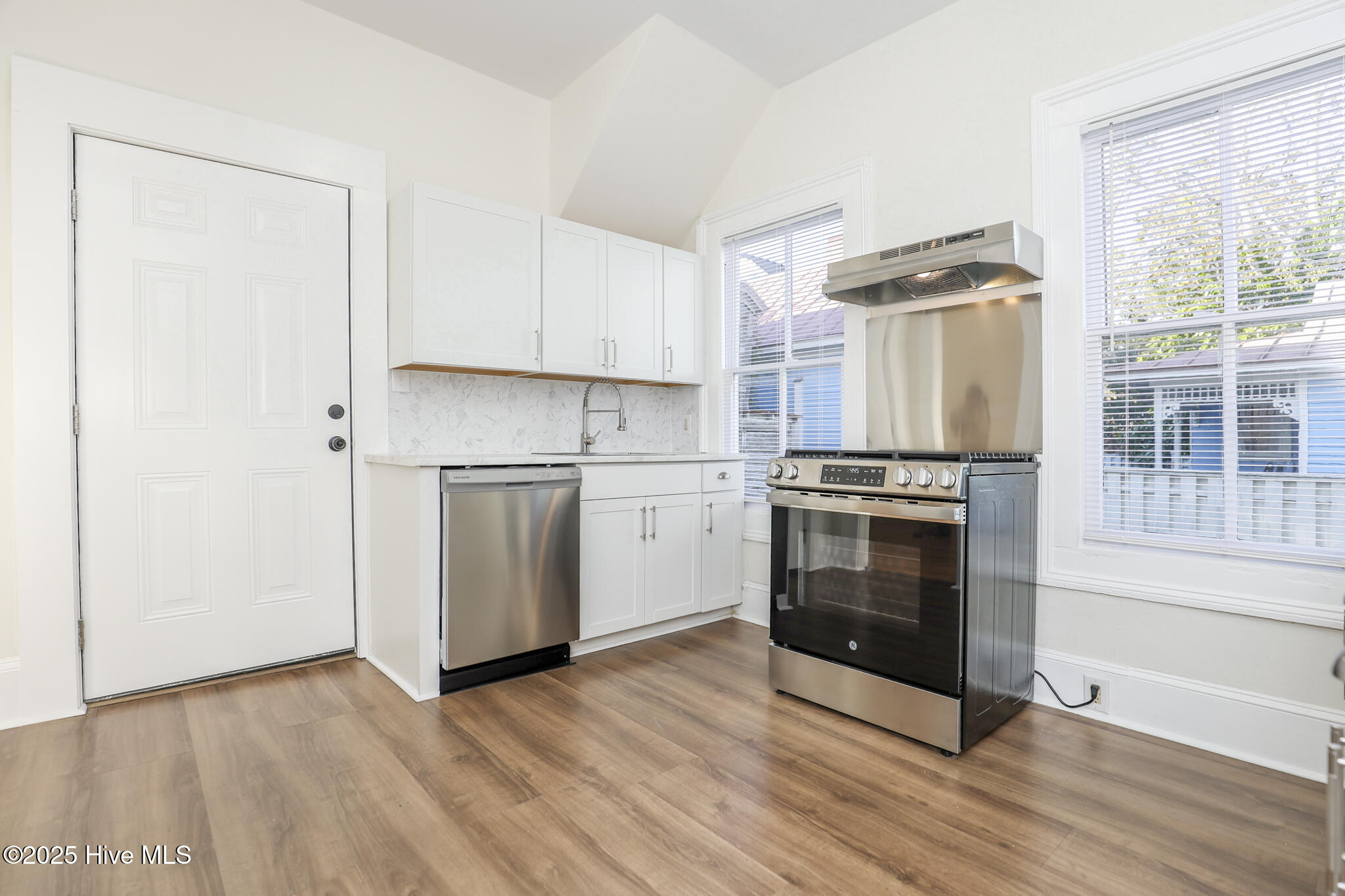 511 Middle Street New Bern, NC 28560 - Photo 131 of 143 Christi- 511 Middle St-095