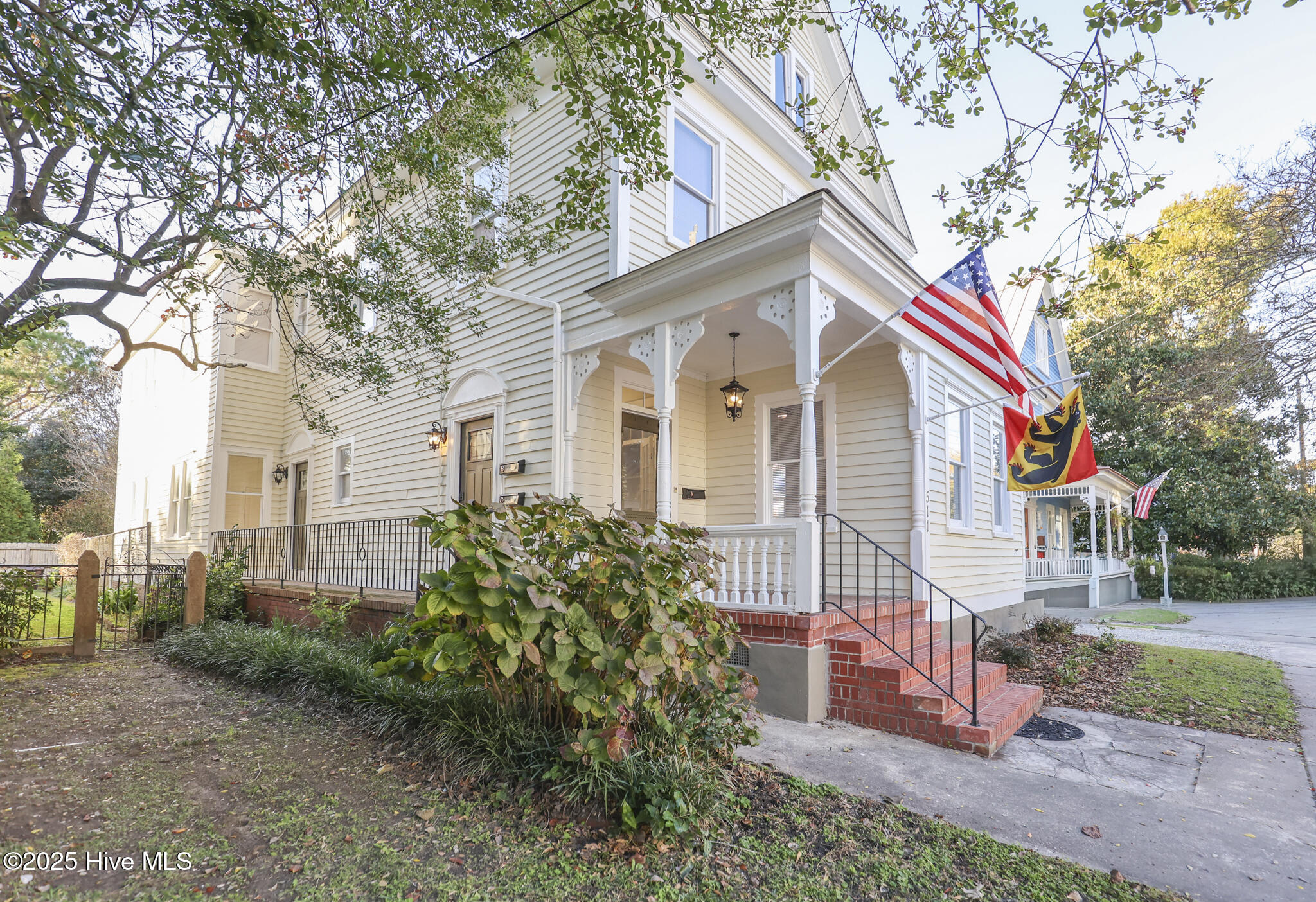 511 Middle Street New Bern, NC 28560 - Photo 2 of 143 Christi- 511 Middle St-057