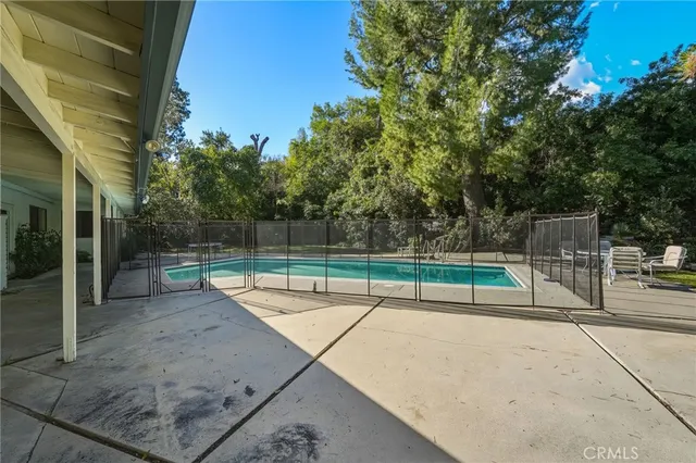 a view of a tennis court
