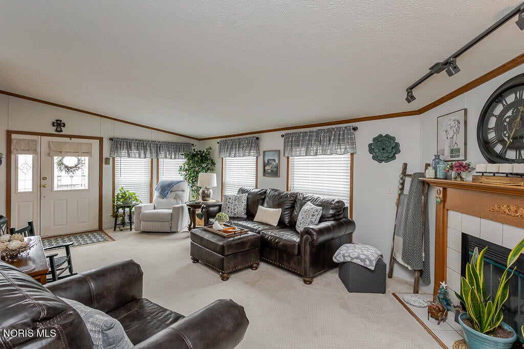 27484 Oregon Road, Unit 86 Perrysburg, OH 43551 - Photo 9 of 33 175A0674