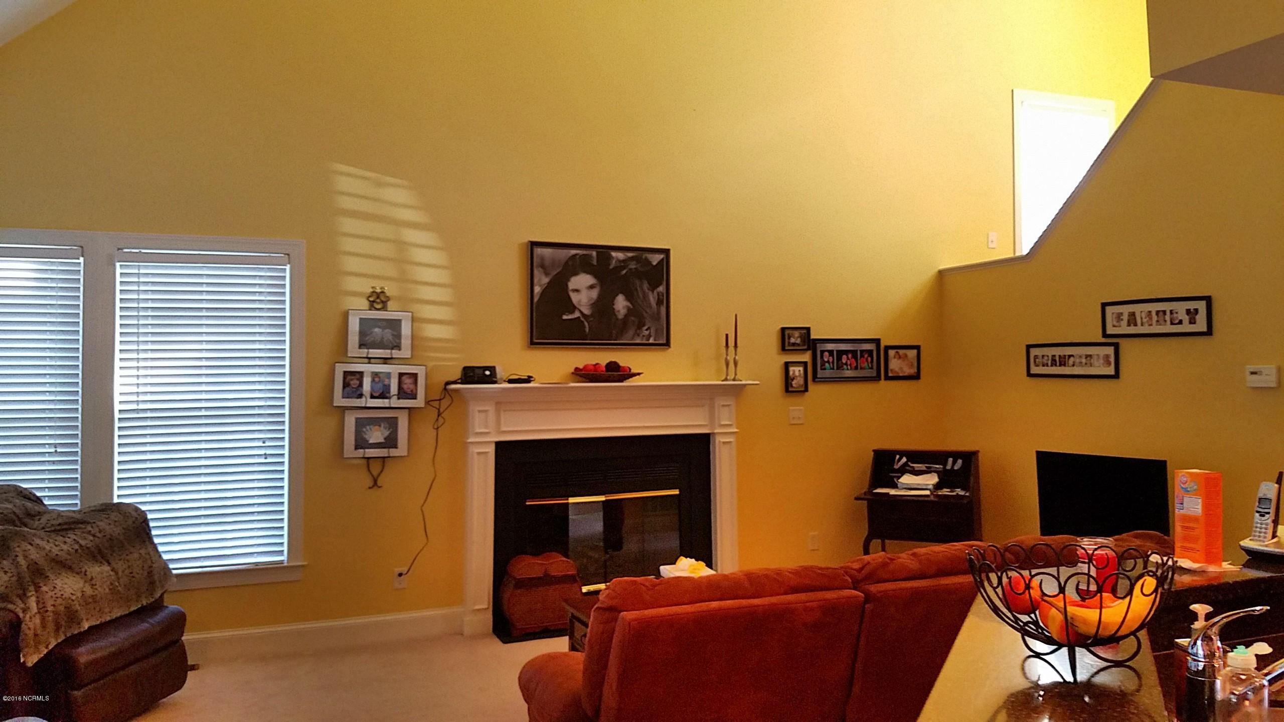 2629 Westridge Road Kinston, NC 28504 - Photo 15 of 23 great room