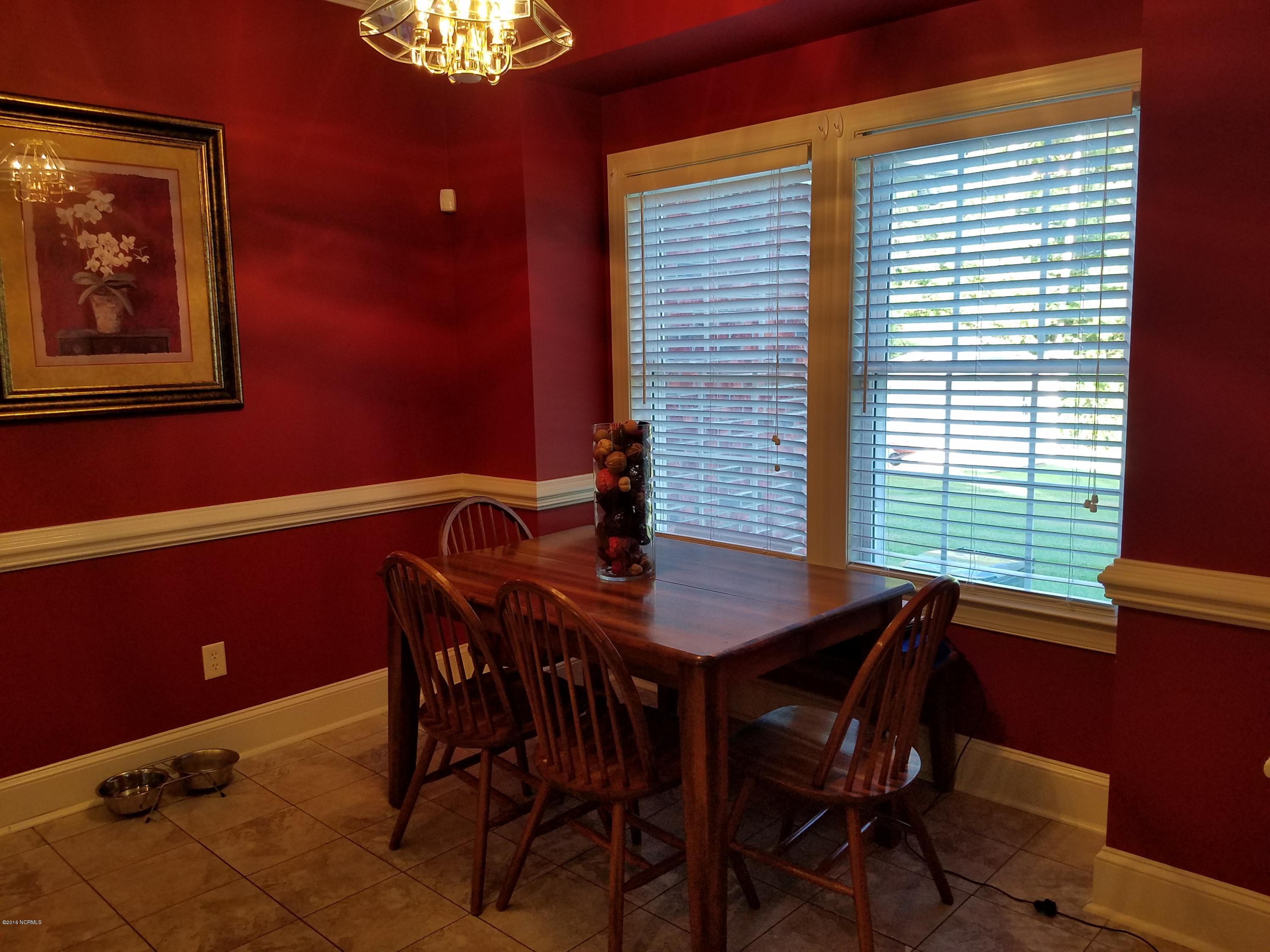 2629 Westridge Road Kinston, NC 28504 - Photo 6 of 23 breakfast area