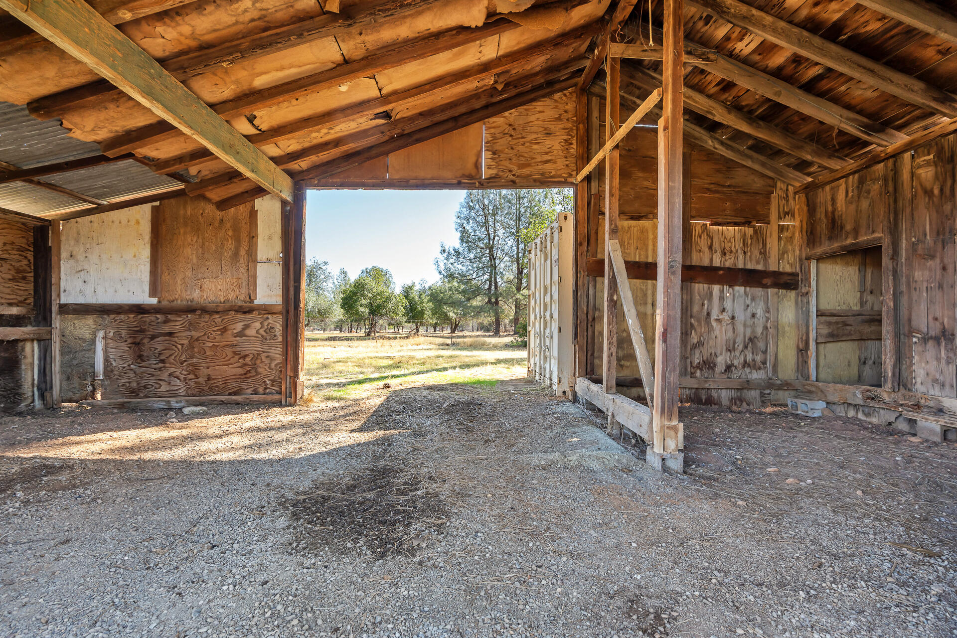 15557 Cloverdale Road Anderson, CA 96007 - Photo 33 of 37 15557CloverdaleRoad-40