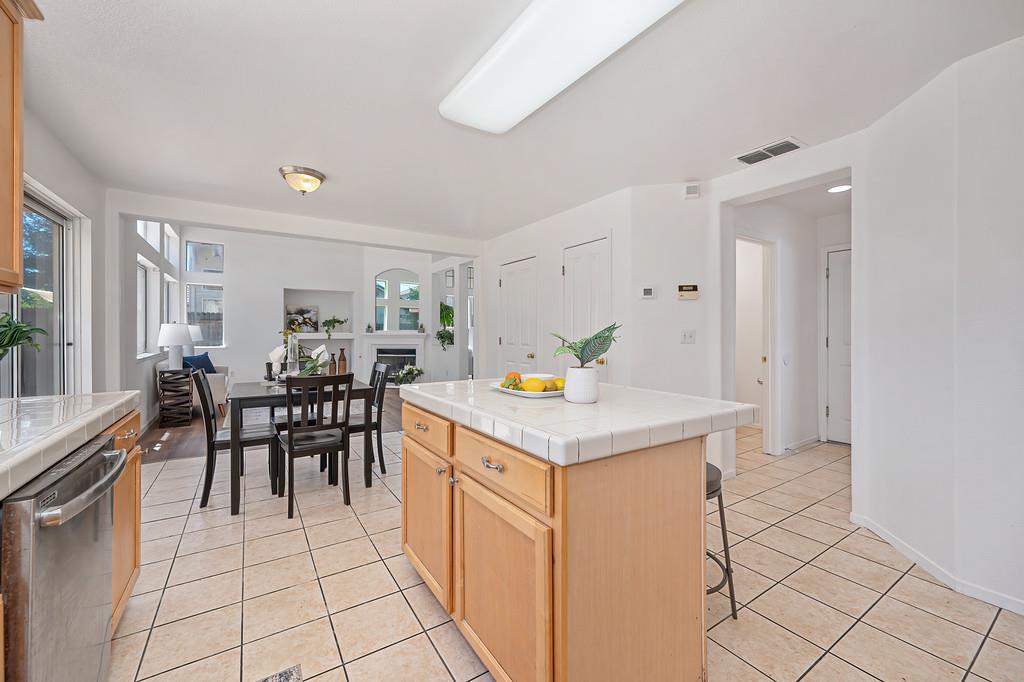 7828 Calzada Way Elk Grove, CA 95758 - Photo 31 of 58