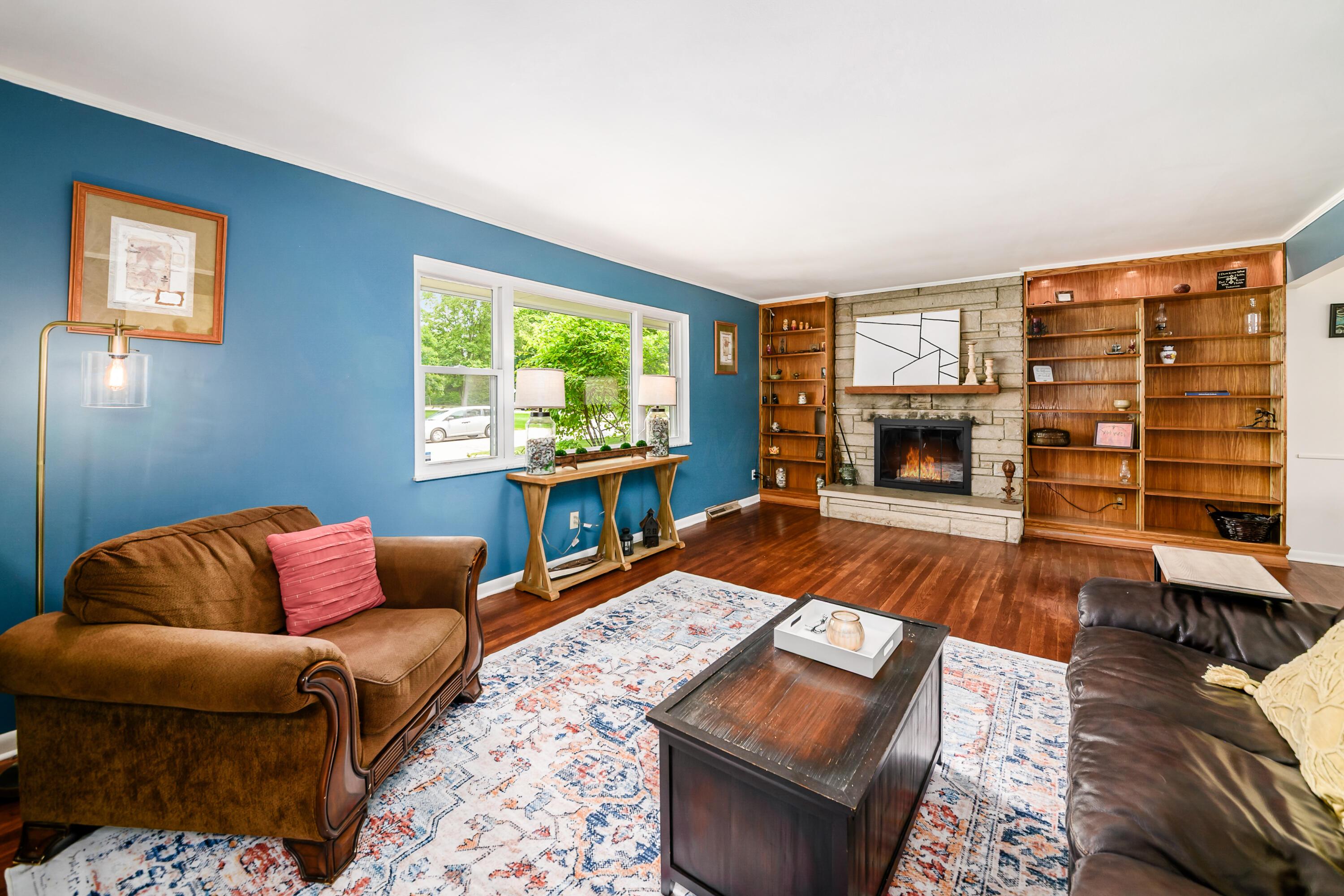 2175 Ridgeview Road Columbus, OH 43221 - Photo 8 of 36 L_2175_Ridgeview014-Edit