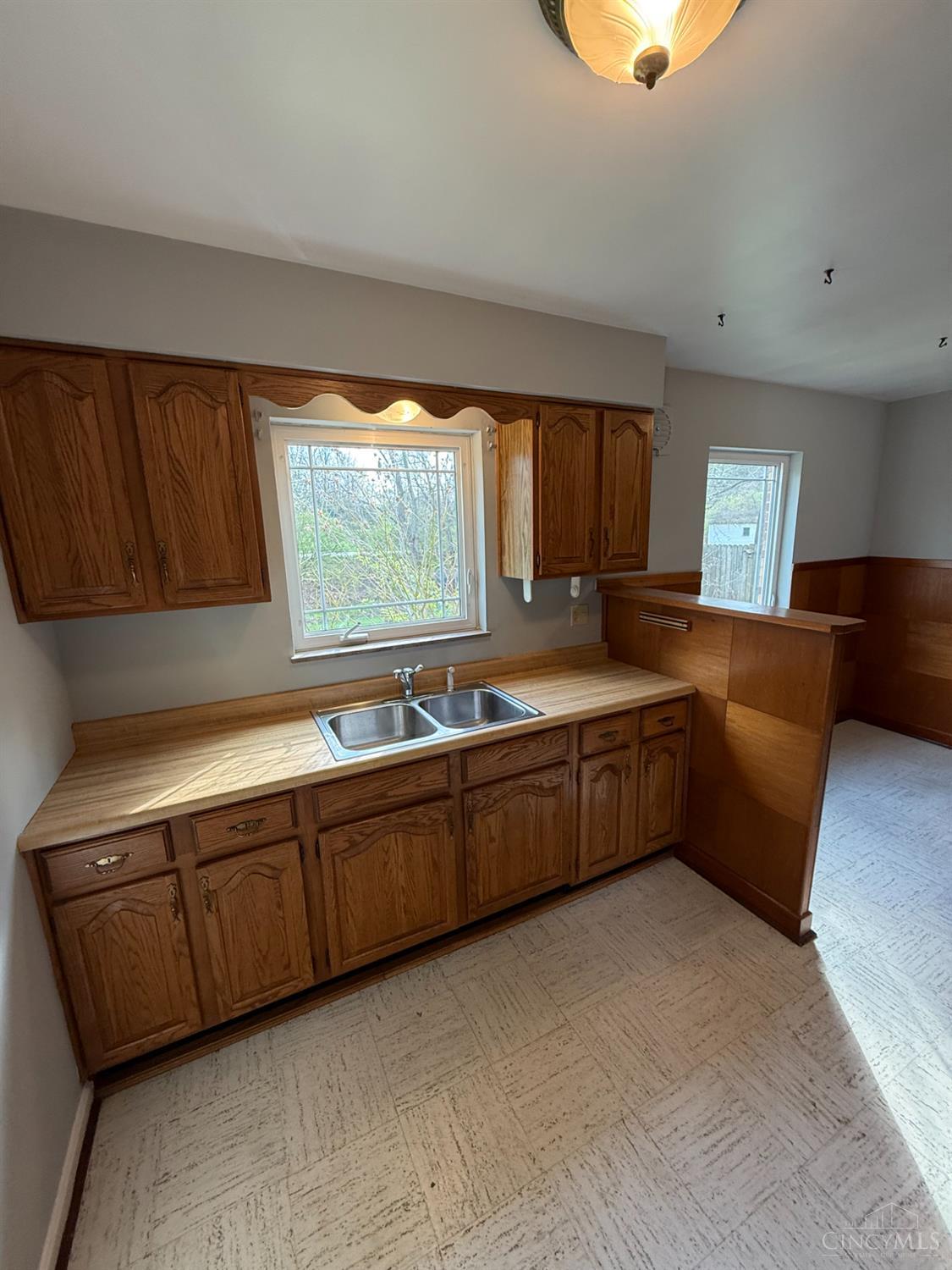 332 Ingram Road Cincinnati, OH 45218 - Photo 7 of 30