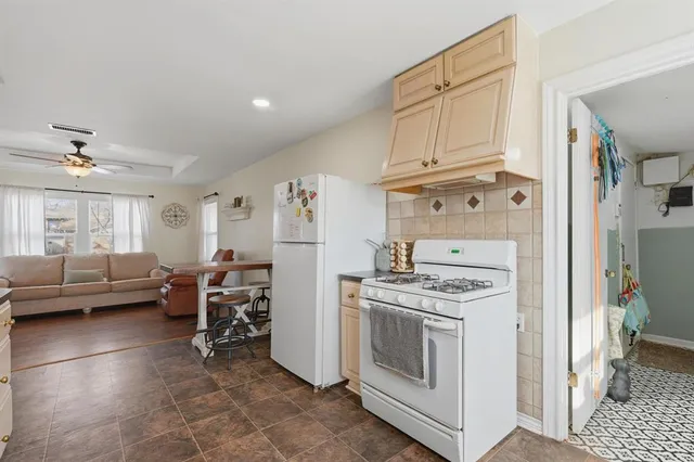 $130,000 | 725 South Willis Street, Abilene, TX 79605