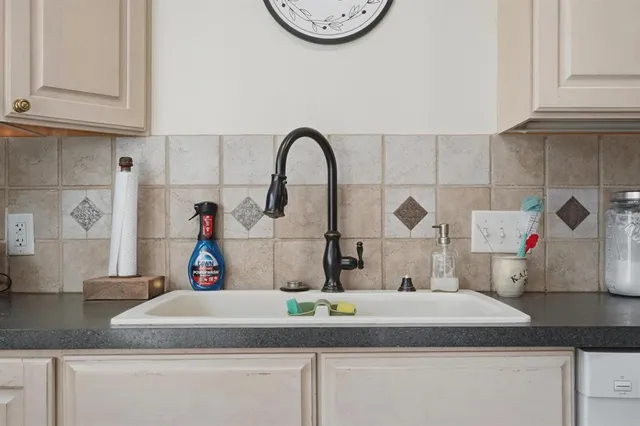 $130,000 | 725 South Willis Street, Abilene, TX 79605