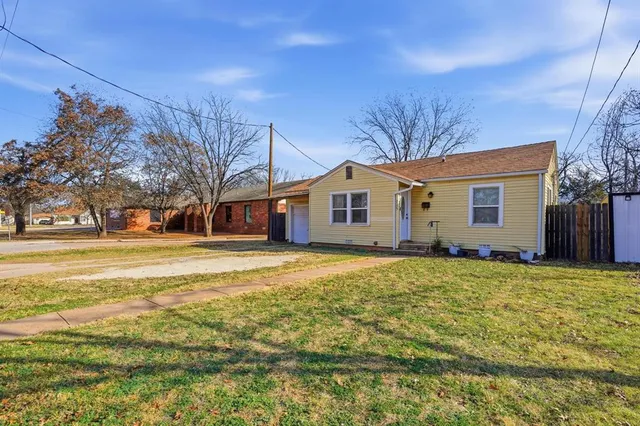 $130,000 | 725 South Willis Street, Abilene, TX 79605