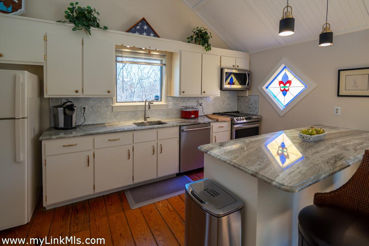 145 Vineyard Meadow Farms Road West Tisbury, MA 02568 - Photo 12 of 36