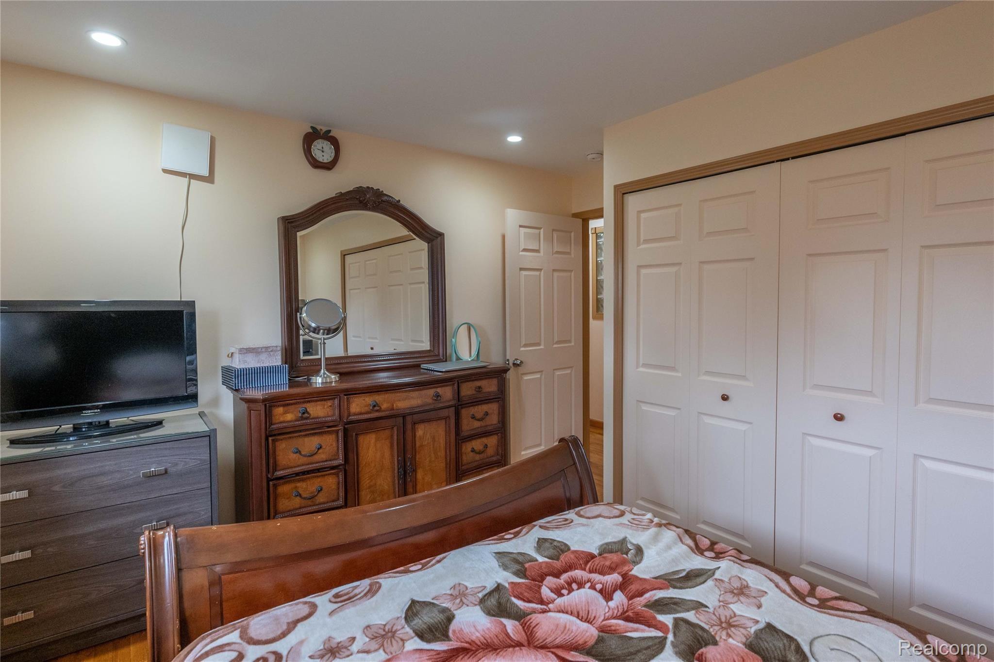 30017 Hayes Road Warren, MI 48088 - Photo 25 of 37 Hayes 30017-25.jpg