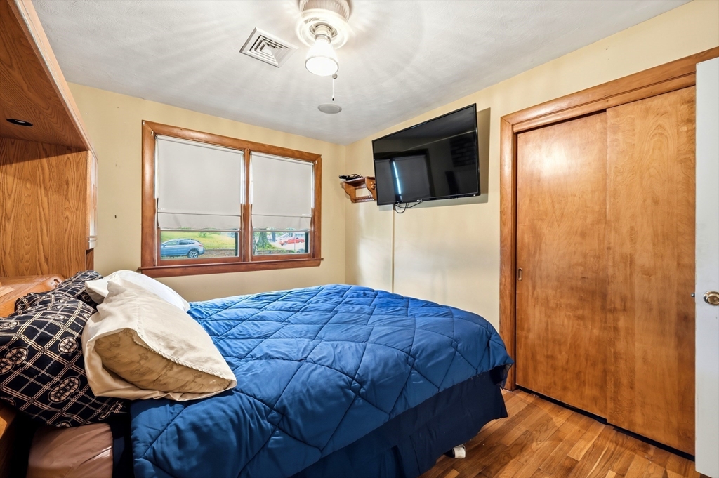 87 Squire Lane Springfield, MA 01118 - Photo 18 of 36 Gallery Image 18