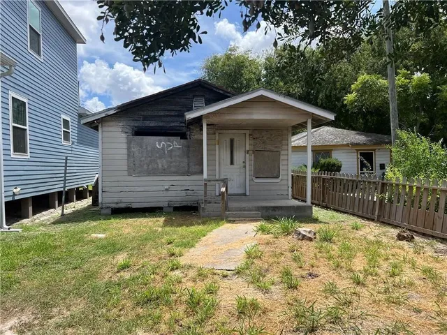 $26,299 | 816 Mesquite Street, Robstown, TX 78380