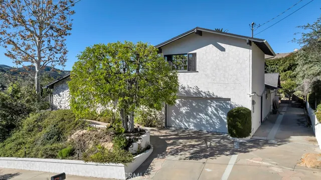 $7,750 | 3953 Bon Homme Road, Calabasas, CA 91302