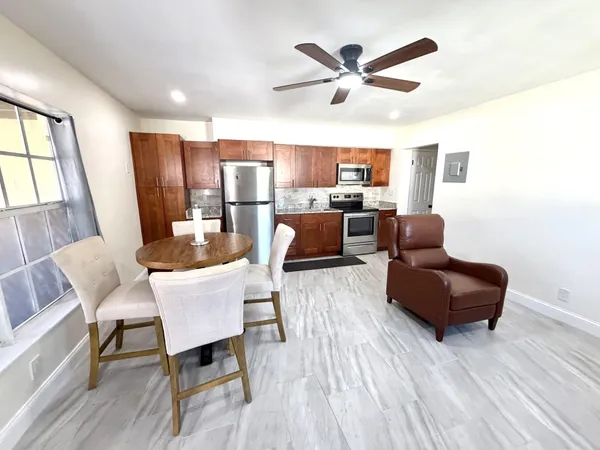 $1,600 | 5121 Southwest 40th Avenue, Dania Beach, FL 33314