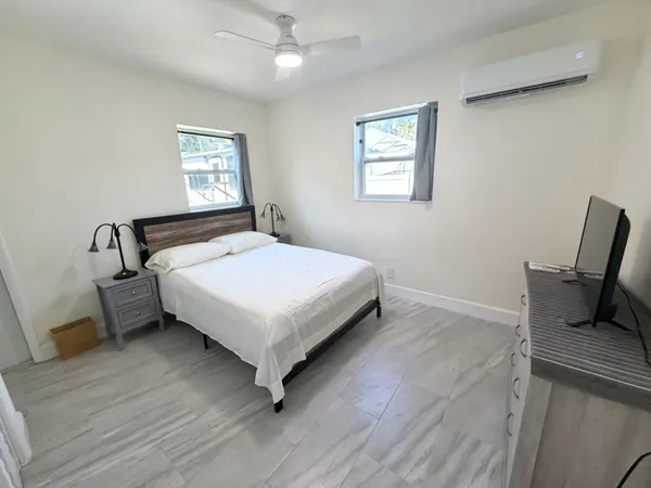 $1,600 | 5121 Southwest 40th Avenue, Dania Beach, FL 33314