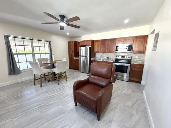 $1,600 | 5121 Southwest 40th Avenue, Dania Beach, FL 33314