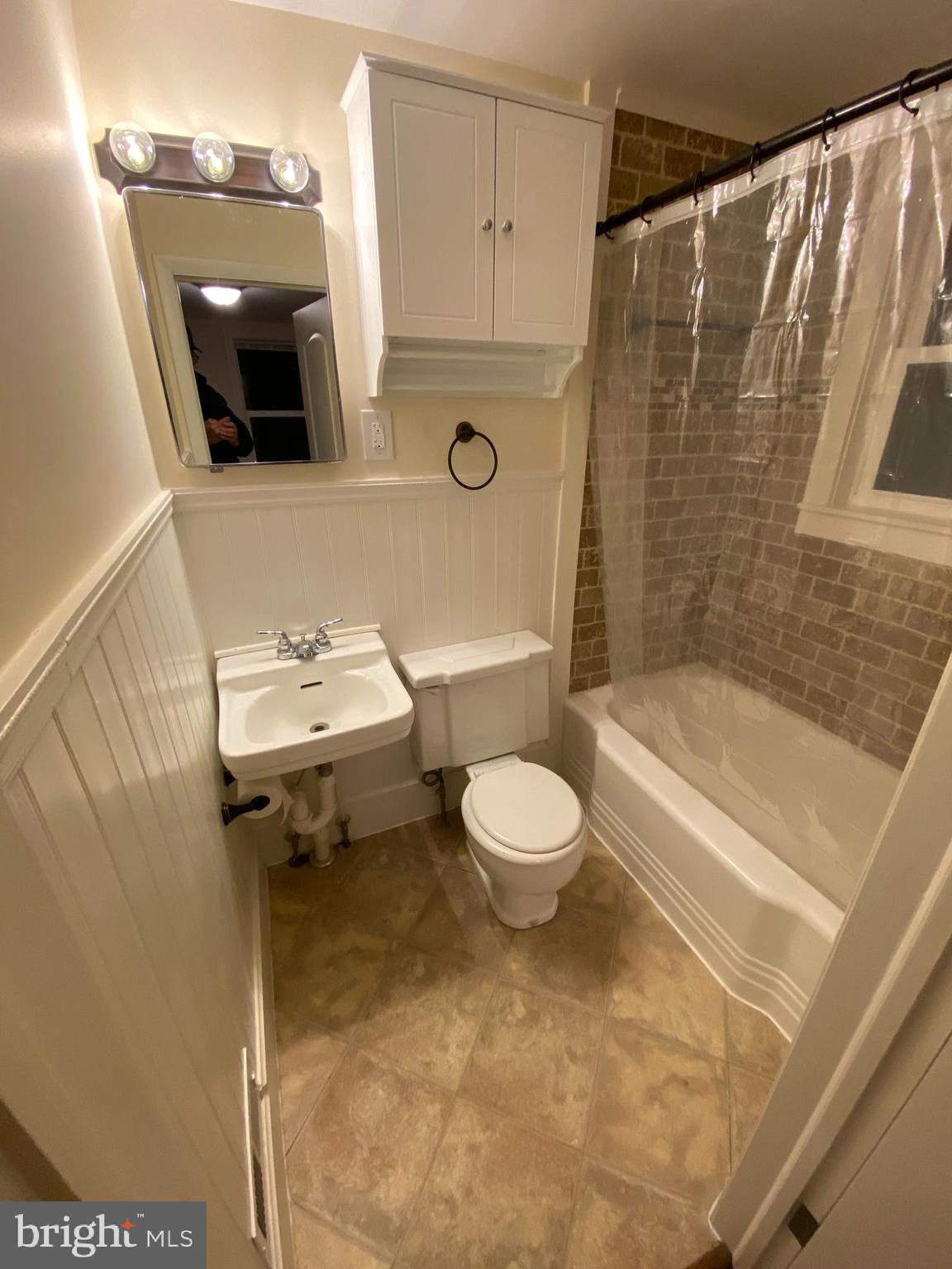 6650 Montgomery Road Elkridge, MD 21075 - Photo 9 of 32 Bath