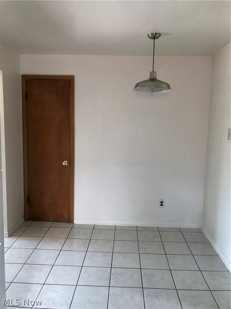 2813 Snow Road Cleveland, OH 44134 - Photo 5 of 15