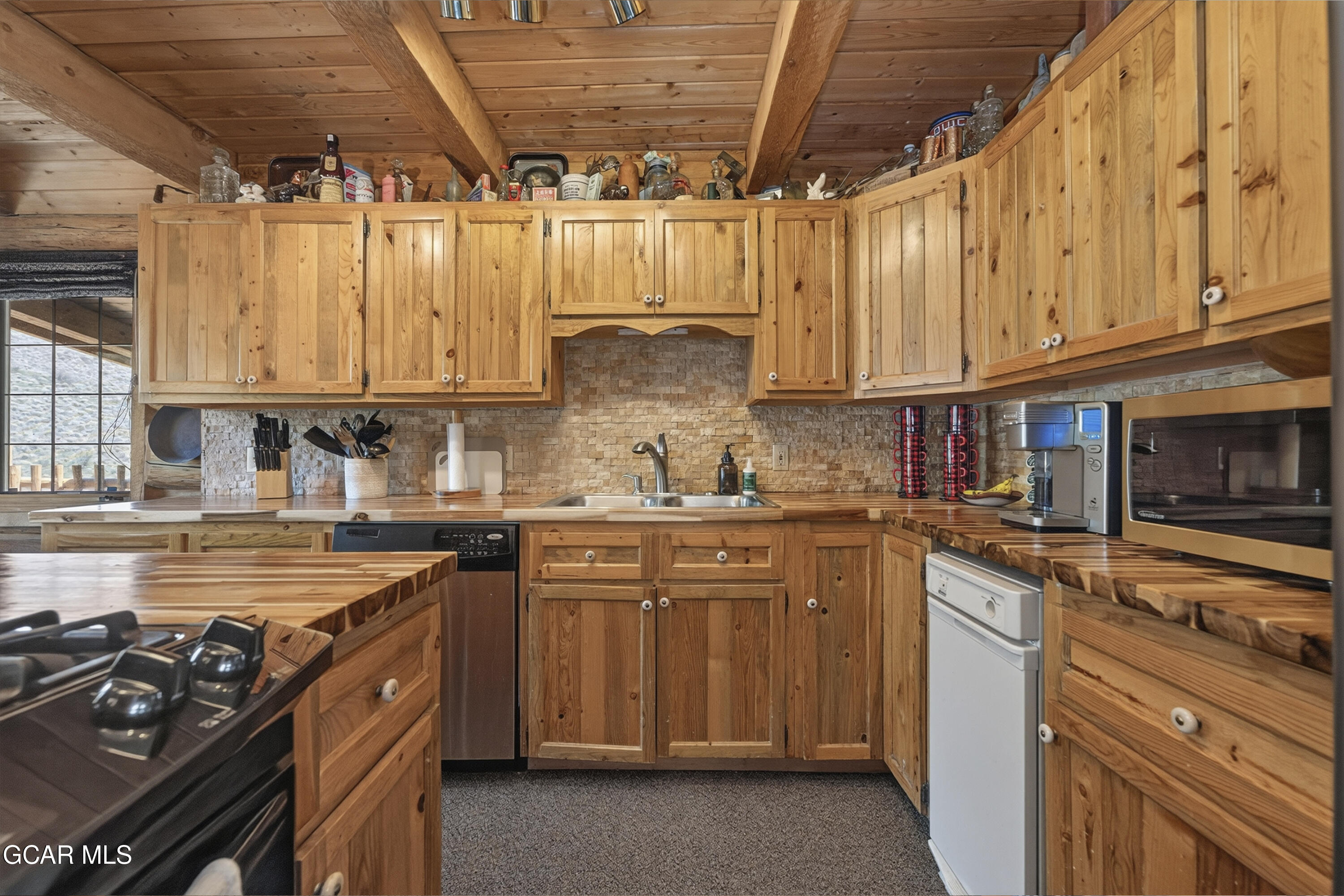 858 Clairs Run Parshall, CO 80468 - Photo 7 of 72 Kitchen