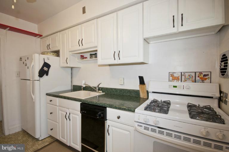 4218 Kelway Road Baltimore, MD 21218 - Photo 9 of 29 Kitchen
