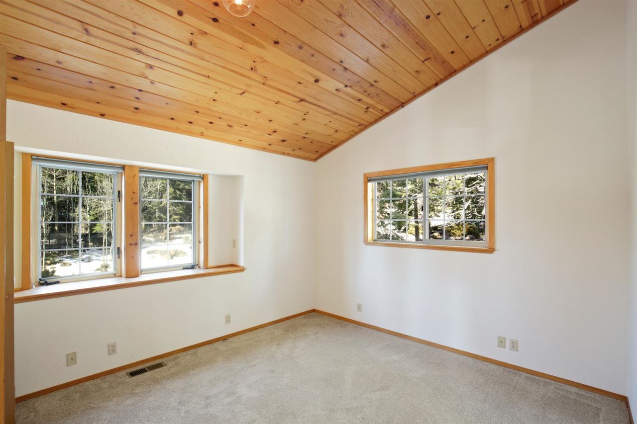 10890 Blueberry Road Truckee, CA 96161 - Photo 11 of 13 Gallery Image 11