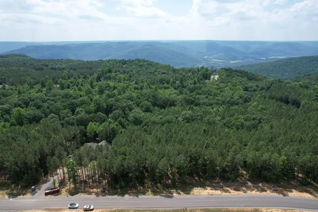 $135,000 | 2700 Crockett Pointe, Unit 404, Jasper, TN 37347