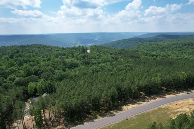 $135,000 | 2700 Crockett Pointe, Unit 404, Jasper, TN 37347