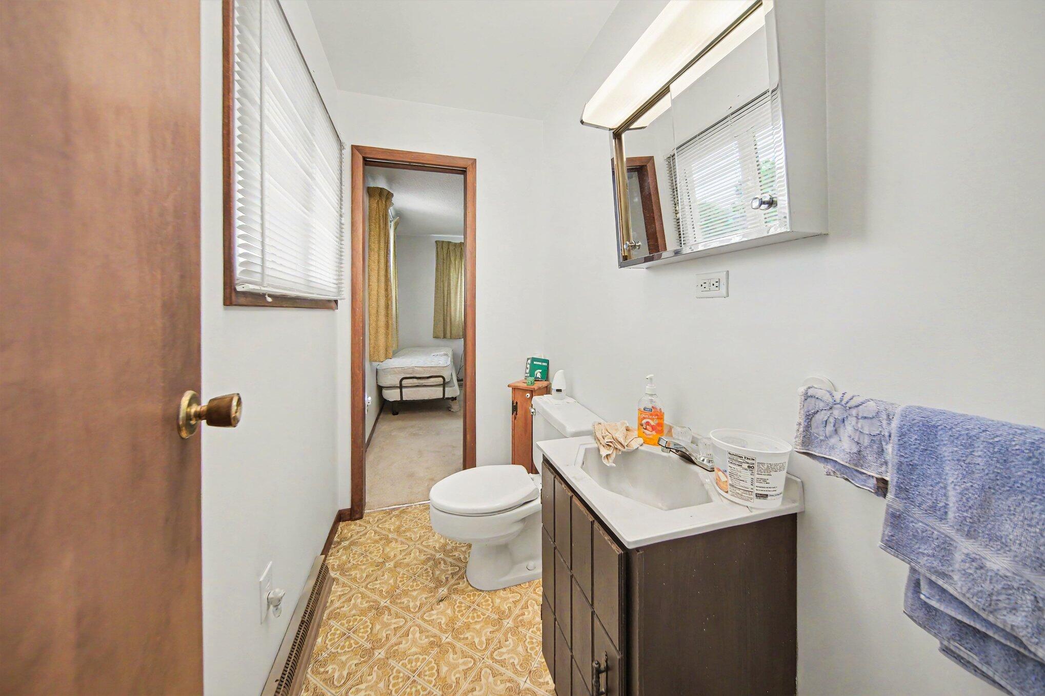 4555 Clinton Road Jackson, MI 49201 - Photo 21 of 28 020_file_2279