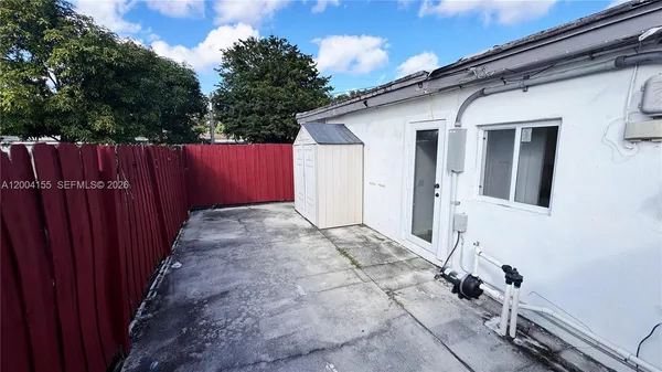 $2,200 | 165 Northeast 162nd Street, Unit B B, Miami, FL 33162