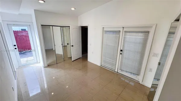 $2,200 | 165 Northeast 162nd Street, Unit B B, Miami, FL 33162