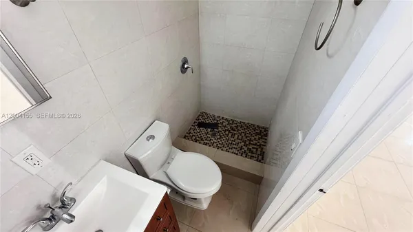 $2,200 | 165 Northeast 162nd Street, Unit B B, Miami, FL 33162