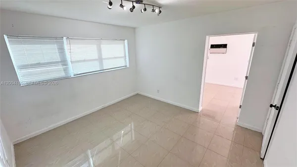 $2,200 | 165 Northeast 162nd Street, Unit B B, Miami, FL 33162