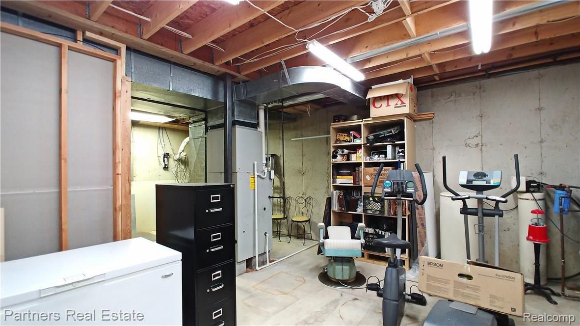 5371 Dutton Road Gregory, MI 48137 - Photo 50 of 72 16f Interior.jpg