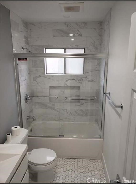 1013 East Appleton Street, Unit 1 Long Beach, CA 90802 - Photo 3 of 5 Bathroom